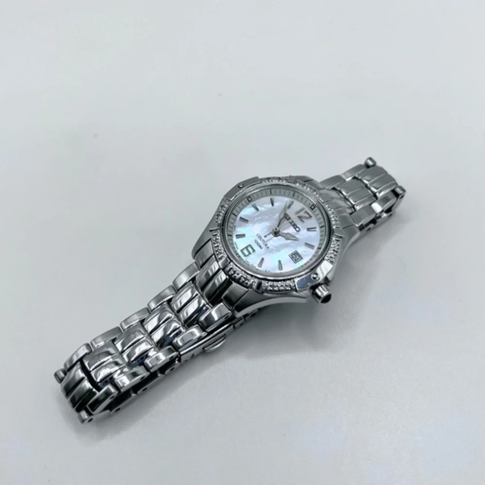Seiko 7N82-0C40 Women’s Stainless Steel Watch Sapphire Crystal 7.5”